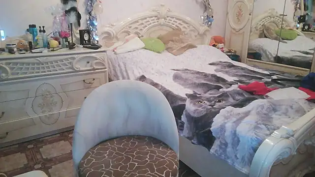 Debra Phoenix online show from 04-11-26, 07:07