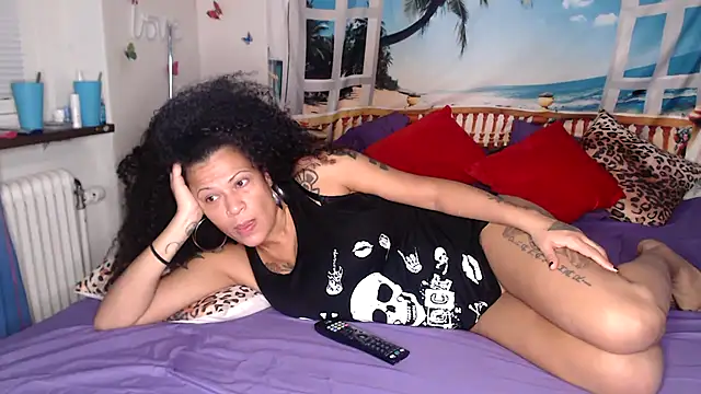 Samanthabrownlatina7 online show from 12-15-24, 10:58