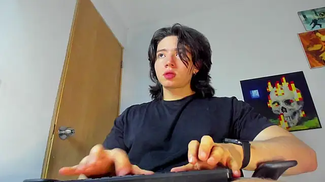 AngelBennet  online show from 10-28-25, 10:45