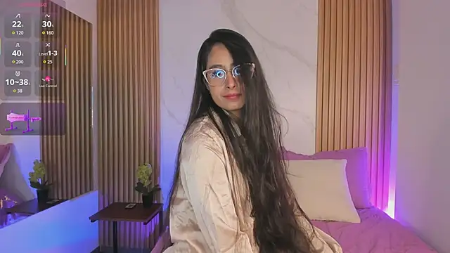 Julia Martinez  online show from 03-26-26, 11:27