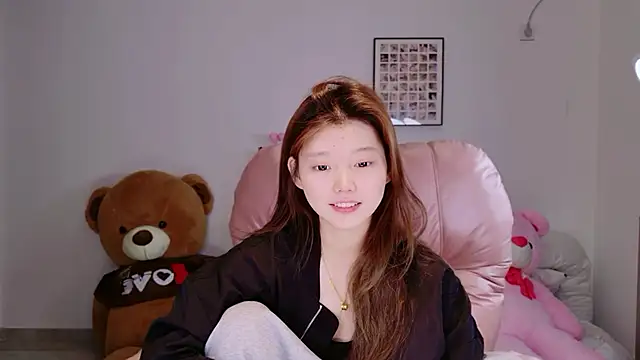 Snapshot of yangyang-1115 chatting on 04-22-26, 04:26 yangyang-1115 online show from 04-22-26, 04:26