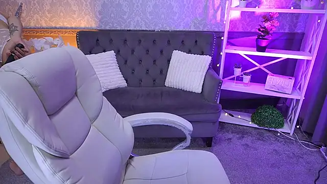 DreamyLinaa online show from 03-18-26, 07:44