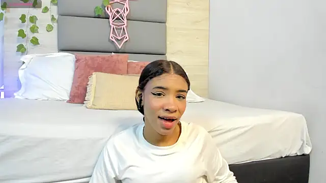 AshleyHill2 online show from 11-01-25, 03:41