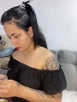 Leyna Kenet online show from 12-11-24, 01:26