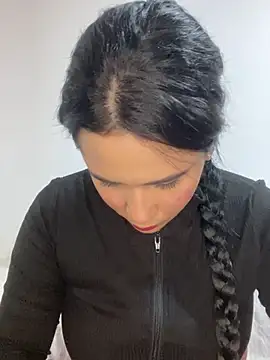 Leyna Kenet online show from 02-12-25, 03:40