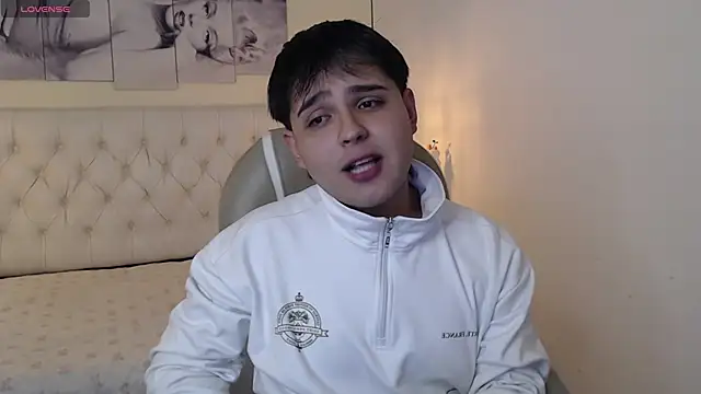 Snapshot of AndrewPherson chatting on 01-10-25, 03:18 AndrewPherson online show from 01-10-25, 03:18