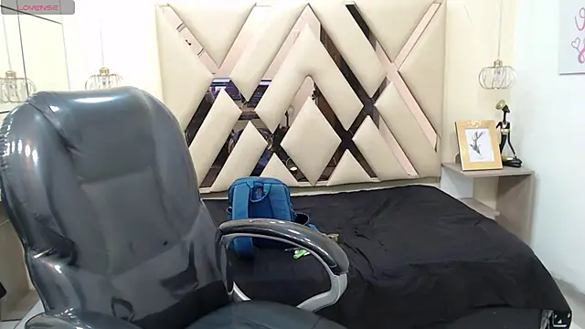 Snapshot of AndrewPherson chatting on 01-31-25, 01:23 AndrewPherson online show from 01-31-25, 01:23