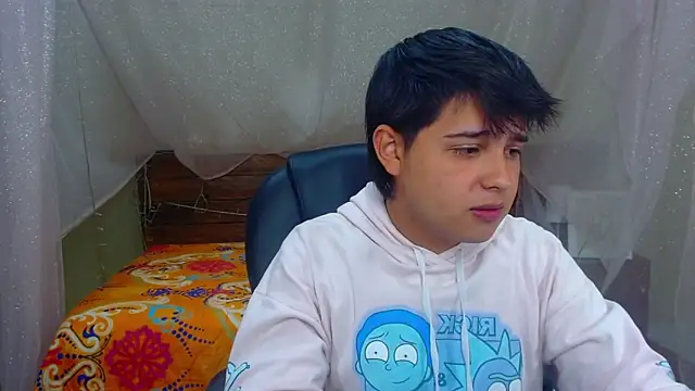 Snapshot of AndrewPherson chatting on 02-22-25, 12:29 AndrewPherson online show from 02-22-25, 12:29