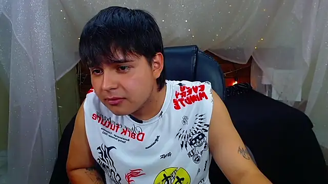 Snapshot of AndrewPherson chatting on 02-28-25, 03:15 AndrewPherson online show from 02-28-25, 03:15