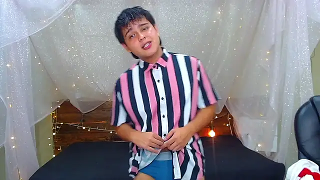 Snapshot of AndrewPherson chatting on 03-01-25, 06:32 AndrewPherson online show from 03-01-25, 06:32