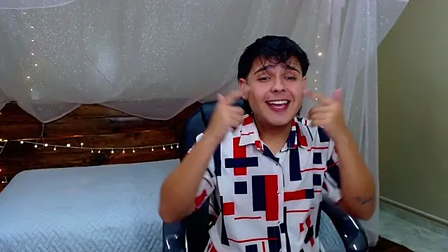 Snapshot of AndrewPherson chatting on 03-10-25, 12:26 AndrewPherson online show from 03-10-25, 12:26