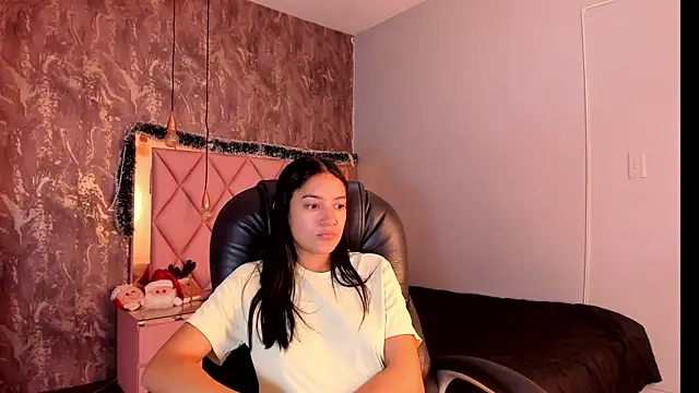 SKYLERWHIITEE online show from 12-19-24, 06:23