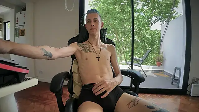 Den BlueXx online show from 11-12-25, 04:51