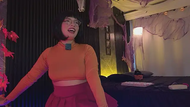 Snapshot of Little_maeve chatting on 10-05-25, 10:18 Little maeve online show from 10-05-25, 10:18