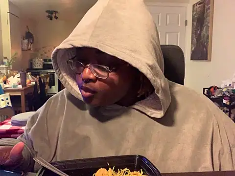 BigKittyRaven online show from 12-23-24, 10:44