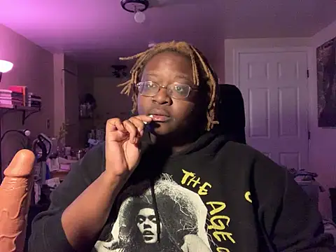 BigKittyRaven online show from 02-03-25, 04:35