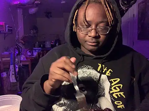 BigKittyRaven online show from 02-12-25, 04:12