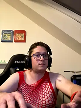 Snapshot of Stiiier1992 chatting on 10-30-25, 03:30 Stiiier1992 online show from 10-30-25, 03:30