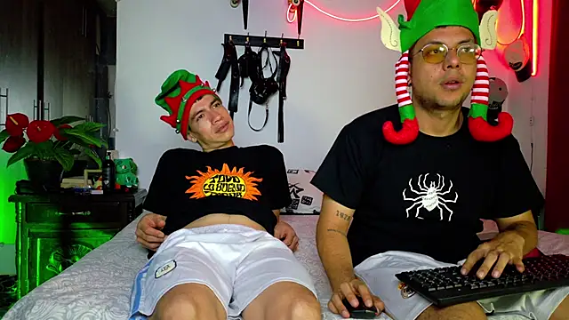 Snapshot of Nymphobuddies chatting on 12-21-24, 03:14 Nymphobuddies online show from 12-21-24, 03:14