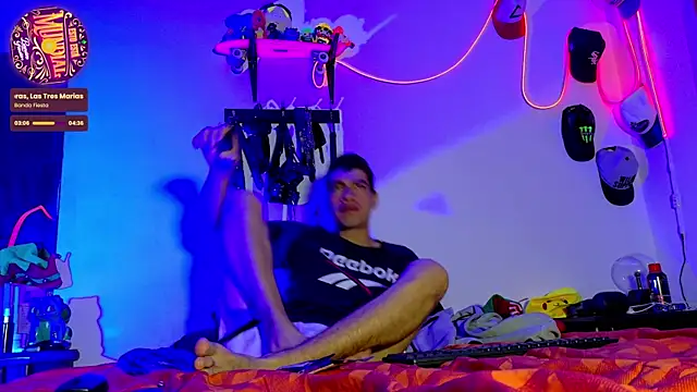 Snapshot of Nymphobuddies chatting on 12-29-24, 05:54 Nymphobuddies online show from 12-29-24, 05:54