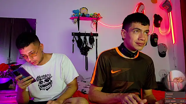 Snapshot of Nymphobuddies chatting on 01-08-25, 01:32 Nymphobuddies online show from 01-08-25, 01:32