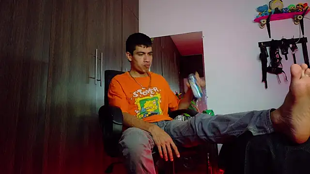 Snapshot of Nymphobuddies chatting on 01-30-25, 04:16 Nymphobuddies online show from 01-30-25, 04:16