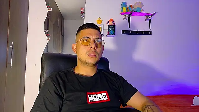 Snapshot of Nymphobuddies chatting on 09-29-25, 08:24 Nymphobuddies online show from 09-29-25, 08:24