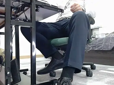 Snapshot of softlyS chatting on 12-13-24, 02:16 softlyS online show from 12-13-24, 02:16