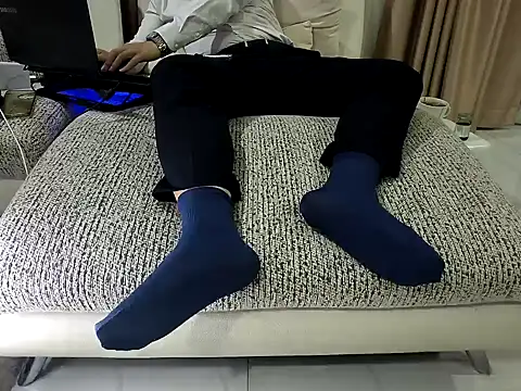 Snapshot of softlyS chatting on 12-15-24, 03:20 softlyS online show from 12-15-24, 03:20