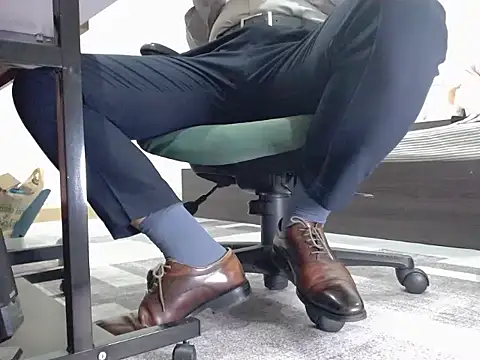 Snapshot of softlyS chatting on 12-19-24, 01:51 softlyS online show from 12-19-24, 01:51