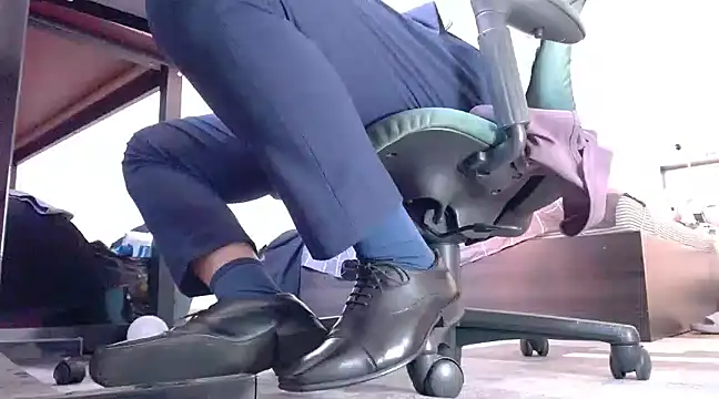 Snapshot of softlyS chatting on 02-11-25, 07:44 softlyS online show from 02-11-25, 07:44