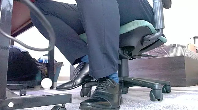 Snapshot of softlyS chatting on 02-12-25, 02:35 softlyS online show from 02-12-25, 02:35