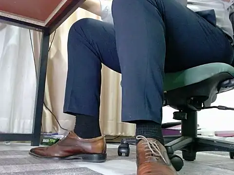 Snapshot of softlyS chatting on 02-26-25, 04:35 softlyS online show from 02-26-25, 04:35