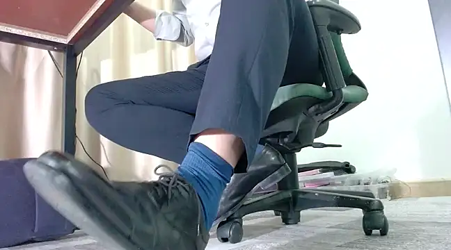 Snapshot of softlyS chatting on 03-10-25, 01:54 softlyS online show from 03-10-25, 01:54