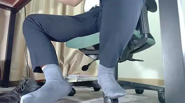 Snapshot of softlyS chatting on 03-20-25, 03:58 softlyS online show from 03-20-25, 03:58