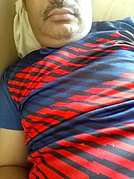 Snapshot of samee00721 chatting on 09-21-25, 04:03 samee00721 online show from 09-21-25, 04:03