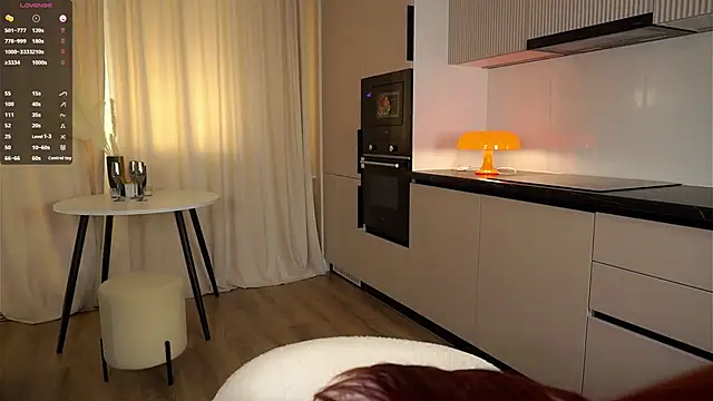 Snapshot of AnnisCharlton chatting on 12-17-24, 01:16 AnnisCharlton online show from 12-17-24, 01:16