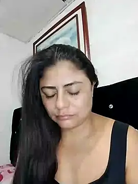 Snapshot of ElizabethWeil chatting on 05-15-26, 12:56 ElizabethWeil online show from 05-15-26, 12:56