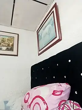 Snapshot of ElizabethWeil chatting on 05-20-26, 01:06 ElizabethWeil online show from 05-20-26, 01:06