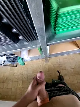 Snapshot of dirtyeeedii chatting on 10-30-25, 01:23 dirtyeeedii online show from 10-30-25, 01:23