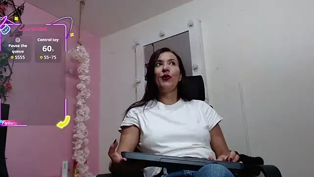 Snapshot of GeorginaBianco chatting on 02-26-26, 12:04 GeorginaBianco online show from 02-26-26, 12:04