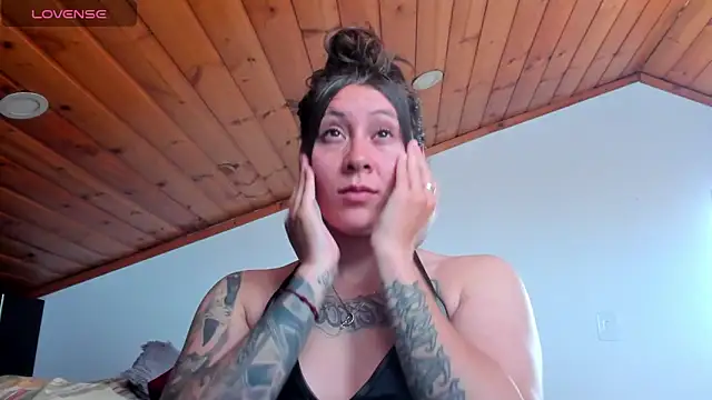 Snapshot of Darkness_jones_ chatting on 02-02-26, 06:28 Darkness jones online show from 02-02-26, 06:28