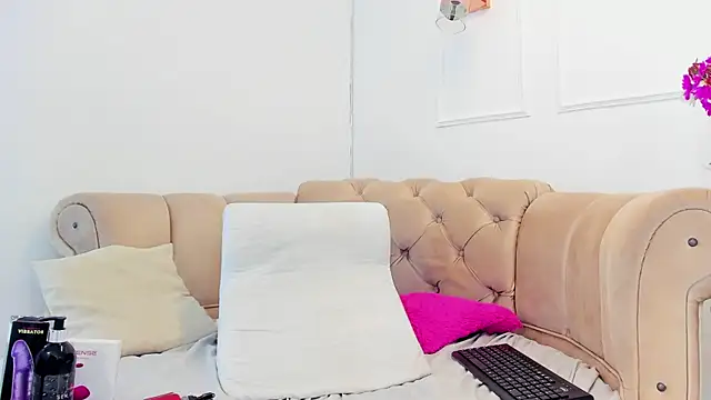 Snapshot of briannaduque chatting on 02-16-25, 03:38 briannaduque online show from 02-16-25, 03:38