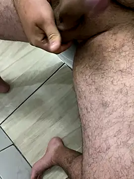 Snapshot of FabioF698 chatting on 11-13-25, 02:32 FabioF698 online show from 11-13-25, 02:32