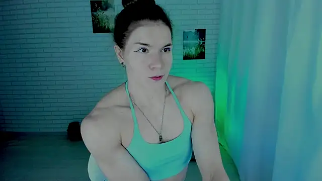 Snapshot of Lisa_Ray chatting on 05-10-26, 04:39 Lisa Ray online show from 05-10-26, 04:39