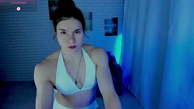 Lisa Ray online show from 06-18-26, 09:30