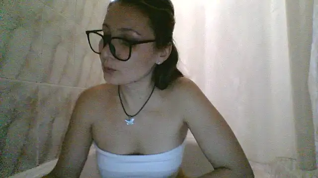 Snapshot of Yulia777 chatting on 12-21-25, 10:55 Yulia777 online show from 12-21-25, 10:55