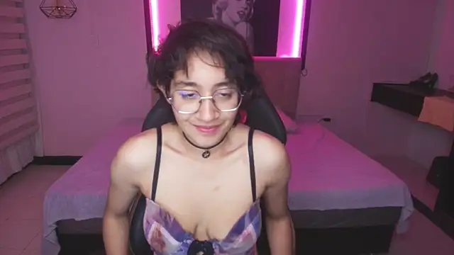 Lili Gomez  online show from 02-27-25, 01:17