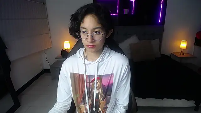 Lili Gomez  online show from 03-14-25, 04:51