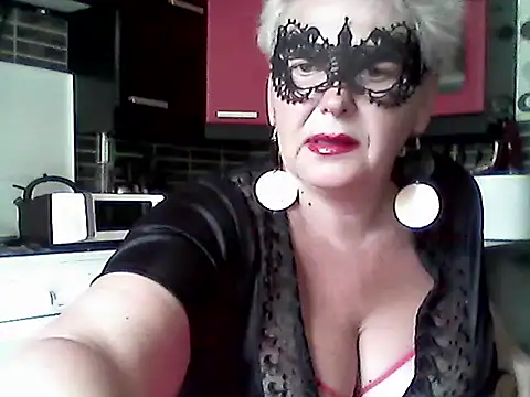 Lisa Suzie online show from 06-27-26, 12:22
